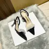 Sandalias transparentes de tacón alto estilo hada para mujer, nuevo modelo de verano 2026, elegantes zapatos de tacón de aguja con punta afilada y pedrería, disponibles para venta al por mayor