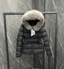 Chamarra ligera de plumón Moncler m-brand con cuello de piel, corte ajustado, para mujer, estilo corto, cuerpo acanalado ajustado, engrosada, cálida, casual