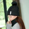Gato hermano gorra de lana acolchada con terciopelo para otoño e invierno al aire libre protección cálida para los oídos gorra con pompón de piel conjunto de gorros de punto para mujer