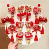 2026 Horquilla Roja con Borla de Año Nuevo Pinza para el Pelo de Danza del León Saludo de Año Nuevo para Niños Accesorio para el Cabello Pinza de Estilo Antiguo Hanfu para Niñas Adorno para la Cabeza
