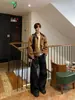 Chaqueta de Trabajo de Gamuza para Hombre en Color Marrón Maillard, Estilo Corto para Primavera y Otoño, Estilo Urbano con un Ambiente Genial, Diseño de Retazos con Cuello de Solapa