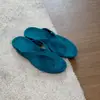 2026 Sandálias de Dedo Modernas Minimalistas da Moda Confortáveis com Solado Macio para Mulheres Sandálias de Exterior de Salto Baixo de Nicho