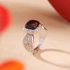 Joyería Yuebao Plata Esterlina S925 Ámbar Sangre Retro Nuevo Chinoiserie Patrón Hierba Tang Anillo Cuadrado Elegante Anillo de Lujo Accesible
