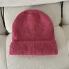 Coreia do Sul Dongdaemun Touca de Lã Tricotada com Pelo de Coelho Feminina Outono e Inverno Rosa Vermelho Proteção Quente para Ouvidos Camada Dupla Baotou Touca para Frio