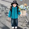 Jaqueta corta-vento infantil, nova coleção primavera/outono 2026, jaqueta com capuz estilo coreano moderna para atividades ao ar livre e montanhismo, top de outono