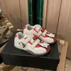Sapatos Esportivos Casuais Infantis Novos de Bolinhas para Meninos e Meninas da Primavera e Outono, Sapatos Macios Antiderrapantes Funcionais para Corrida