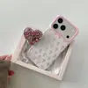 Capa de celular em formato de cruz, estilo doce e cool para iPhone 18 Pro Max, Apple 17, com suporte em formato de coração, design premium para iPhone 16 e 15