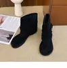 Primer Encuentro con las Sandalias Francesas Retro de Punta de Tanga para Mujer, Nuevo Estilo Verano 2026, Impresionantes Botines Western Combinados con Faldas