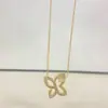 Nuevo Collar Lily Recortado de Harry, Diseño Versátil de Diamante Completo Marquise de Alta Gama, Cadena para Clavícula de Nicho Pendientes de Mariposa