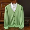 Cardigã de malha masculino com gola V, de mangas compridas, corte solto e oversized, para outono e inverno, top casual versátil e moderno, estilo coreano