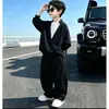 Conjunto de otoño para niños, un elegante conjunto de dos piezas de sudadera, nueva colección 2026, conjunto deportivo de dos piezas a la moda para niños de mediana y mayor edad, perfecto para primavera y otoño