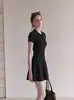 Deslumbrante vestido T-shirt preto com gola polo de manga curta para mulheres, para o verão, acinturado, emagrecedor, elegante, estilo boneca 10636