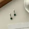 Brincos em Zircônia Verde em Formato de U Estilo Luxo Leve para Mulheres, Argolas Quadradas Moda Europeia e Americana, Brincos de Zircônia Versáteis de Alta Qualidade para Atacado
