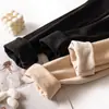 Calça Feminina Quente de Cintura Alta com Acabamento Escovado de Seda para Outono e Inverno Leggings Térmicas à Prova de Vento Macias e Amigáveis à Pele de Seda de Amora