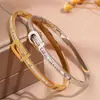 Pulsera de acero de titanio para niñas de alta calidad, moda, estilo de lujo ligero, para parejas, fila curva grabada LOVE, pulsera de una fila de acero inoxidable con diamantes