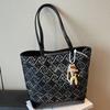 Bolsa Tote Popular de Verão Transfronteiriça 2025 Nova Moda Versátil Design de Nicho Ombro Único para o Dia a Dia Ombro Duplo Bolsa Feminina