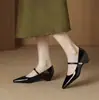 Zapatos de tacón grueso de punta fina estilo francés para mujer, Colección Primavera/Otoño 2026, con correa metálica, Mocasines Mary Jane de punta fina, Zapatos versátiles de moda para mujer