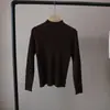 [Bizheng] Nuevo estilo coreano Otoño e Invierno 2025 Alta Calidad Cuello alto medio Aspecto adelgazante simple Versátil Camiseta de punto básica para mujer 5212