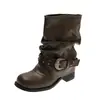 Botas curtas de salto médio com fivela de rebite estilo coreano para mulheres, novo modelo outono e inverno 2026, botas pretas estilosas com salto empilhado, botas de cavaleiro que afinam