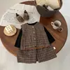 Conjunto de Roupa de Primavera para Bebê: Conjunto de Duas Peças com Colete Xadrez Vintage e Calça Casual Reta Versátil com Orelhas de Coelho para Meninos e Meninas