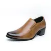 Sapatos Masculinos de Couro Apontados Tendência Quatro Estações Tamanho Plus Style Retrô Sapatilha de Couro Baixa para Negócios Sapatos Formais de Couro de Salto Alto