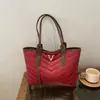 Bolso nuevo para debajo del brazo y hombro, bolso de mujer de gran capacidad, nuevo modelo 2026, bolso tote simple retro de otoño para el trabajo