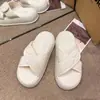 Nuevas Chanclas con Sensación de Caminar sobre las Nubes para Mujer, Adecuadas para Usar al Aire Libre en Verano, Sandalias Cruzadas Antideslizantes de Plataforma Gruesa, Novedad Primavera y Verano 2025