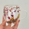 Copo de Vidro de Camada Dupla com Flores Secas Reais, Caneca Criativa para Café com Alça para Uso Doméstico, Lembrança com Areia Flutuante, Vidro de Borossilicato Alto