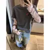 Camiseta de manga larga para mujer con bloques de color y aspecto en capas, con un elegante diseño coreano, un tacto de alta gama y un suave tejido de algodón cepillado, perfecta como capa interior para el otoño.