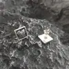 Pendientes Cuadrados con Patrón de Hierba Tang en Relieve Tridimensional Amor para Mujer, Diseño de Nicho de Lujo Ligero, Alta Moda, Pendientes de Personalidad Versátiles