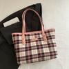 Coreia do Sul Niche Design Bolsa Feminina 2024 Nova Moda Outono e Inverno Xadrez Portátil All-match Casual Ombro Tote Bag