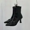 Botas de tornozelo Chuyuji estilo francês com bico fino e salto agulha para mulheres, moda outono e inverno, design plissado, emagrecedor, zíper traseiro, salto fino