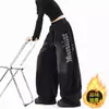 Pantalones de chándal lavados con letras Hip-Hop para hombre y mujer, Pantalones gruesos de estilo americano con forro polar de invierno, Pantalones Hip-Hop tipo cimitarra