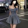 Vestido de verano de una sola línea con diseño francés, top de tubo y temperamento sexy para chica, vestido acampanado de alta gama que adelgaza la cintura.