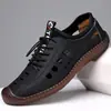 Sandálias Masculinas Novas de 2025 Verão Respiráveis Casuais Antiderrapantes Solado Macio Sapatos Casuais Slip-on de Tendão de Boi Sapatos Masculinos