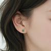 S999 plata flor de cuatro hojas oreja hueso uña moda temperamento coreano pequeño tornillo fresco verde verano oreja joyería
