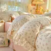 Juego de ropa de cama de cuatro piezas de algodón de doble capa estilo niña, estilo princesa de algodón puro, funda de edredón, sábana, sábana bajera y juego de tres piezas.