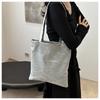 Bolso de mano informal, bonito y de gran capacidad, a la moda, para primavera y verano de 2024, bolso de hombro sencillo y versátil de alta gama.