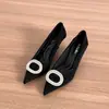 Zapatos de tacón de aguja de gamuza burdeos con punta fina para mujer, con hebilla grande adornada con diamantes, elegantes y con estilo, zapatos de salón de corte bajo para fiestas de compromiso