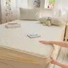 Nuevo Protector de Colchón Acolchado de Gasa de Tres Capas Pieza Única para Colchón Simmons, Adecuado para Camas de Dormitorio Estudiantil, Universal para Todas las Estaciones