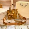Bolso de Mano, Bolso de Hombro, Bolso Cruzado de Moda de Estilo Niche con Acabado de Alta Gama para Mujer, Bolso Estampado para Mujer, Dropshipping Transfronterizo