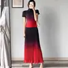Saia Midi Evase com Toque Elegante, Cintura Elástica, Caimento Solto, Tamanho Grande, Emagrecedora, Barra Larga, Versátil Saia Plissada Issey Miyake
