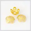 Al por mayor aleación chapado en oro hueco soporte para flores hecho a mano material con cuentas soporte para cuentas tapa de flor accesorios para joyería diy cuentas sueltas
