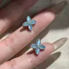Pendientes de Trébol de Cuatro Hojas Azul Grisáceo Imitación Nácar para Mujer, Pendientes de Diseño de Nicho de Lujo Accesible, Pendientes Versátiles de Gama Alta