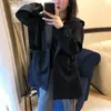 Gabardina corta con capucha para mujer, nuevo modelo 2026, para mujeres petite, chaqueta fina estilo coreano de principios de otoño, ropa negra para mujer