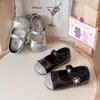 Zapatos elegantes de princesa de cuero para niñas 2026 primavera y otoño nuevos versión coreana modernos zapatos de baile de actuación para niñas pequeñas