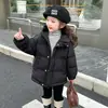 Chaqueta corta de plumas para niña, nueva colección otoño/invierno 2026, plumón de pato blanco, estilo invernal, ropa de invierno para niños, abrigo cálido