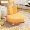 Taburete con Ruedas Giratorias para Abrir Paquetes, Taburete Bajo con Ruedas, Silla Estilo Crema, Taburete Pequeño para el Hogar para Limpiar Pisos, Acabado de Costuras y Organización de Artículos, Taburete Redondo