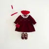 Vestido de veludo infantil para meninas com acabamento em renda vintage vestido princesa de pérolas estilo coreano elegante vestido longo de manga comprida infantil