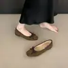 Primeiro Encontro Sapatos Baixos Quadrados de Camurça Estilo Retro Francês Sazonais para Mulheres 2026 Novos Sapatilhas Slip-On com Laço